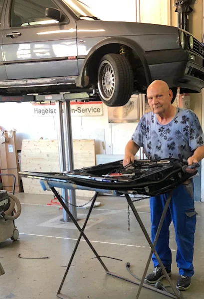 Harry Ruf, Autospengler der Carrosserie–Spritzwerk A4